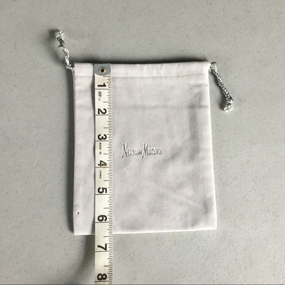 NEIMAN MARCUS - Picture 8 of 9